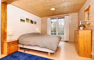 Foto 3 - Cozy & Luxurious Chalet with Sauna, Hot Tub, Large Garden, Covered Terrace