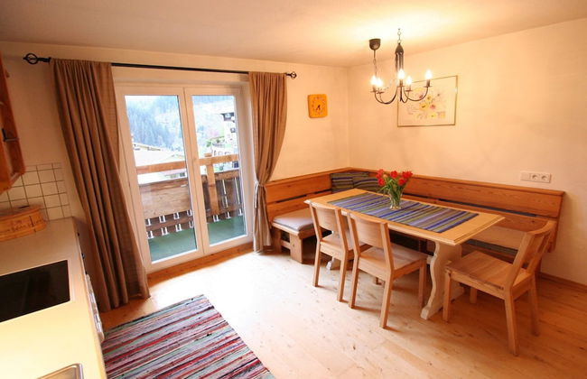 Huge Holiday Home in Hopfgarten im Brixental near Ski Lift - Photo 12