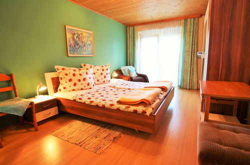 Photo 4 - Spacious Apartment near Ski Area in Liebetig