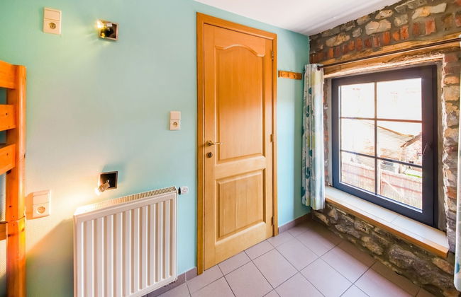 Stone Cottage with Sauna & Hot Tub near Cave of Lorette in Rochefort - Foto 4