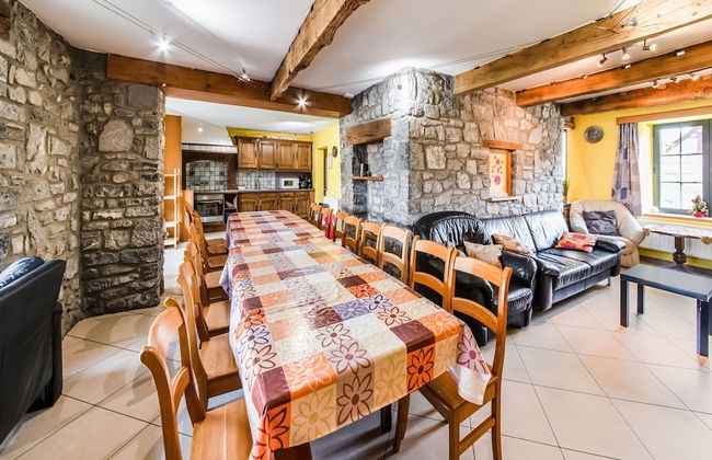 Stone Cottage with Sauna & Hot Tub near Cave of Lorette in Rochefort - Foto 36