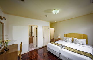 Photo 2 - Seastar Hotel And Service Apartment