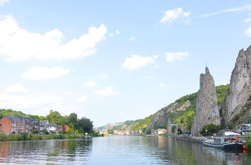 Foto 19 - Stone-built Holiday Home in Dinant With Terrace