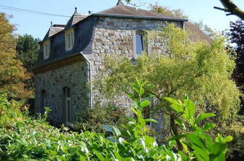 Foto 25 - Stone-built Holiday Home in Dinant With Terrace