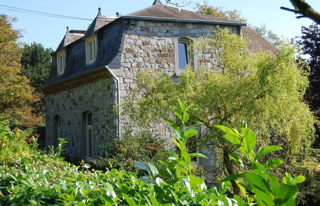 Stone-built Holiday Home in Dinant With Terrace - Foto 16
