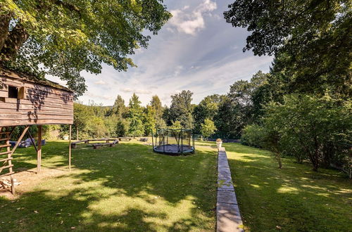 Photo 35 - Imposing Holiday Home in Vielsalm With Recreation Room & Tennis Court