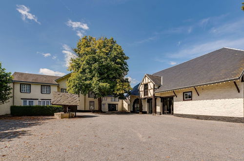 Photo 38 - Imposing Holiday Home in Vielsalm With Recreation Room & Tennis Court