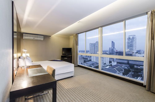 Photo 7 - The Narathiwas Hotel & Residence Sathorn Bangkok