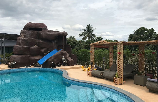 SB Holiday Resort - Photo 13