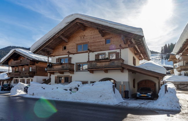 Unique Chalet in the Center of Elmau Near the Ski Lift - Photo 31
