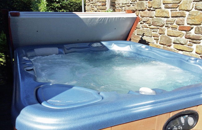 Charming Cottage With Jacuzzi Located Near Nature and ski Slopes - Foto 14