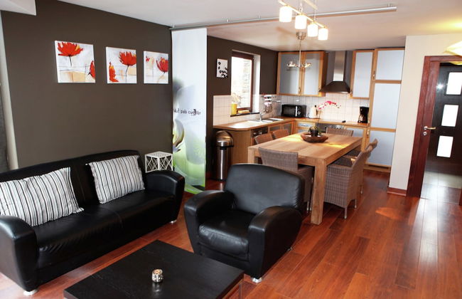 Charming Cottage With Jacuzzi Located Near Nature and ski Slopes - Foto 8