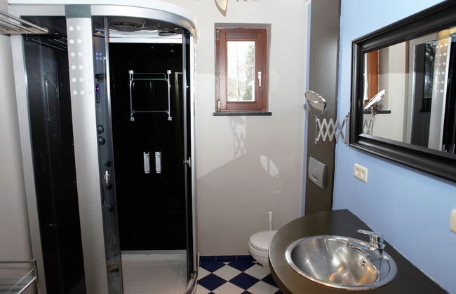 Charming Cottage With Jacuzzi Located Near Nature and ski Slopes - Foto 12