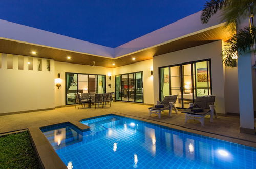 Photo 16 - West Facing 3BR Pool Villa by Intira