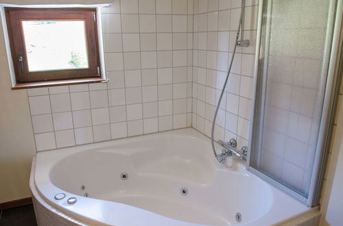 Foto 13 - Luxury Apartment in Malmedy with Hot Tub