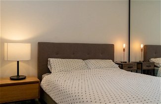 Photo 3 - Modern 1 Bedroom Apartment South Yarra