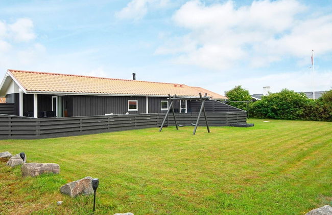 8 Person Holiday Home in Harboore - Foto 16