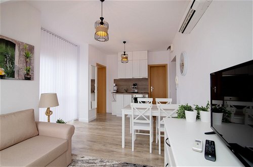 Photo 14 - Brand New Apartment With Pool, gym and Playground