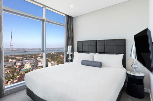 Photo 13 - Meriton Suites Chatswood