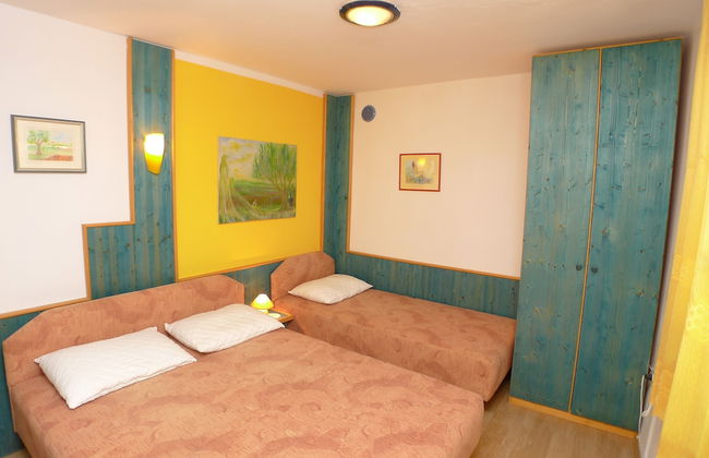 Apartment for 3 Persons With Beautiful Terrace - Photo 2