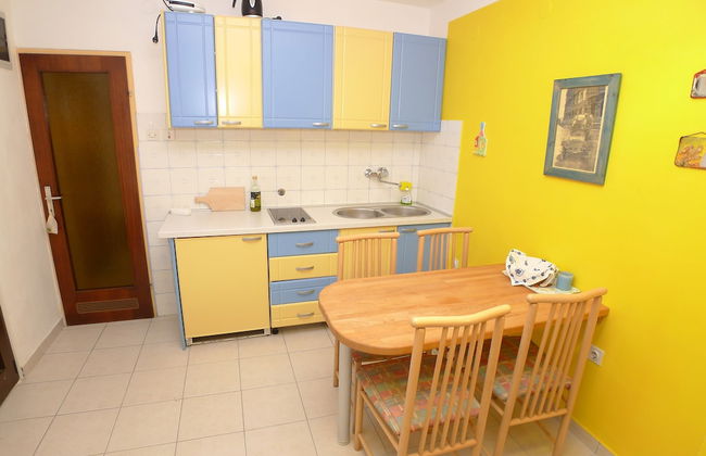 Apartment for 3 Persons With Beautiful Terrace - Photo 7