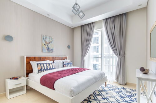 Photo 22 - Luxuriously Elegant 2BR Apartment in Downtown Dubai