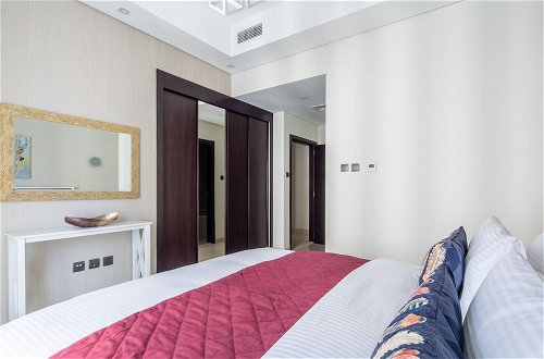 Foto 7 - Luxuriously Elegant 2BR Apartment in Downtown Dubai