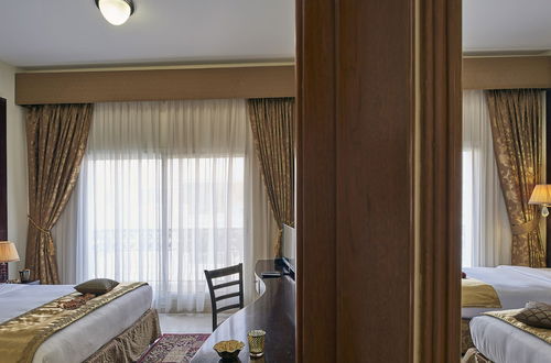 Photo 3 - Arabian Dreams Deluxe Hotel Apartments