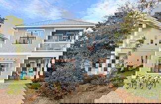 Foto 1 - Sundaze 4 Bedroom Home by RedAwning