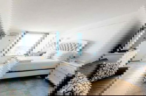 Foto 25 - 613 3 Beds Luxury Beachfront Studio Ideal 4 Long Stays