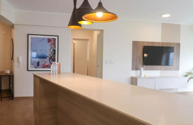 w Deluxe 2BR w Panoramic Terrace in Miraflores - Photo 10