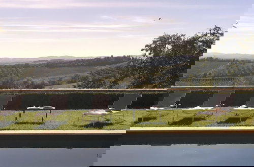 Foto 59 - Large Beautiful Villa in Tuscan Hills of Chianti Stunning Gardens and Large Pool
