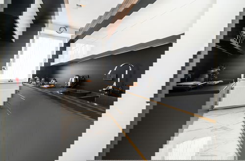Photo 11 - Luxury Design 2bdr Apartment