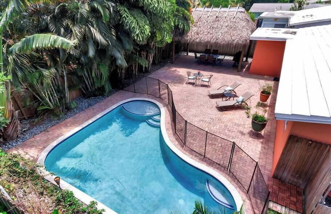 Hidden Gem Vacation Villa w Private Pool Tikihut - Foto 1