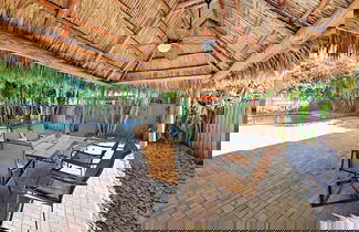 Foto 2 - Hidden Gem Vacation Villa w Private Pool Tikihut