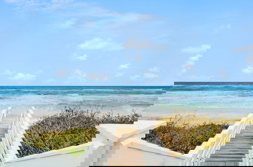 Foto 38 - Marlin by Avantstay Beachfront Mansion w/ 10 Bdrs & Multiple Living Spaces & Kitchens!