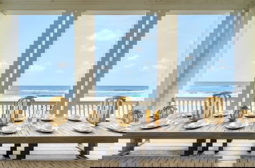 Foto 32 - Marlin by Avantstay Beachfront Mansion w/ 10 Bdrs & Multiple Living Spaces & Kitchens!
