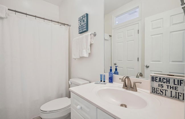 Just Beachy - 5 Bedroom Beach Front Home! Sleeps 20 Home by RedAwning - Photo 28