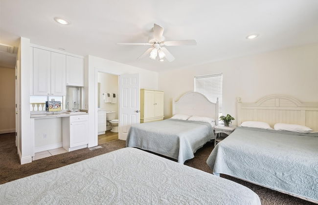 Just Beachy - 5 Bedroom Beach Front Home! Sleeps 20 Home by RedAwning - Photo 13