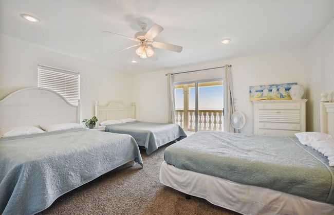 Just Beachy - 5 Bedroom Beach Front Home! Sleeps 20 Home by RedAwning - Photo 11