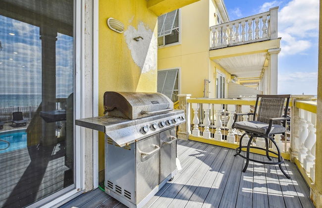 Just Beachy - 5 Bedroom Beach Front Home! Sleeps 20 Home by RedAwning - Photo 41
