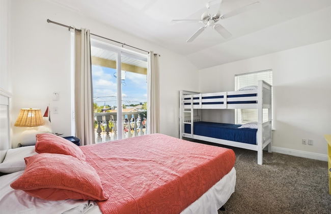 Just Beachy - 5 Bedroom Beach Front Home! Sleeps 20 Home by RedAwning - Photo 9