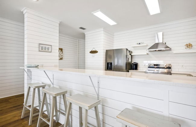 Just Beachy - 5 Bedroom Beach Front Home! Sleeps 20 Home by RedAwning - Photo 14