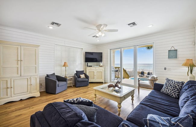 Just Beachy - 5 Bedroom Beach Front Home! Sleeps 20 Home by RedAwning - Photo 19
