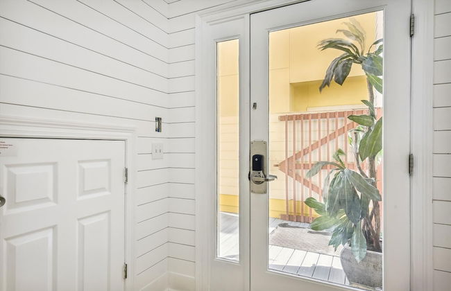 Just Beachy - 5 Bedroom Beach Front Home! Sleeps 20 Home by RedAwning - Photo 35