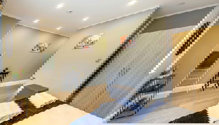 Photo 1 - Beautiful Canal Side Notting Hill Abode With Terrace