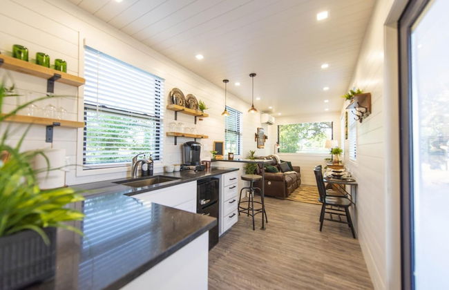 The Woods- Container Tiny House 12 min to Magnolia Baylor Downtown - Foto 2