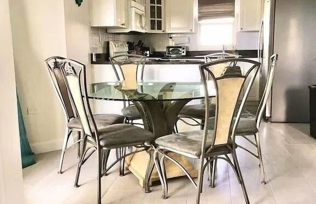 Enjoy Sunsets at Fully Equipped Condo at the Beach - Foto 4