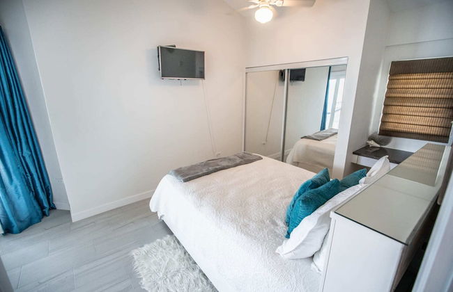 Enjoy Sunsets at Fully Equipped Condo at the Beach - Foto 13