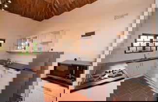 Photo 2 - 2 bed Apartment With Pool - 2126